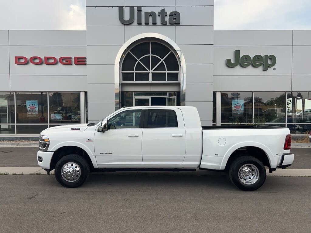 2026 RAM 3500 Limited Mega Cab DRW 4WD