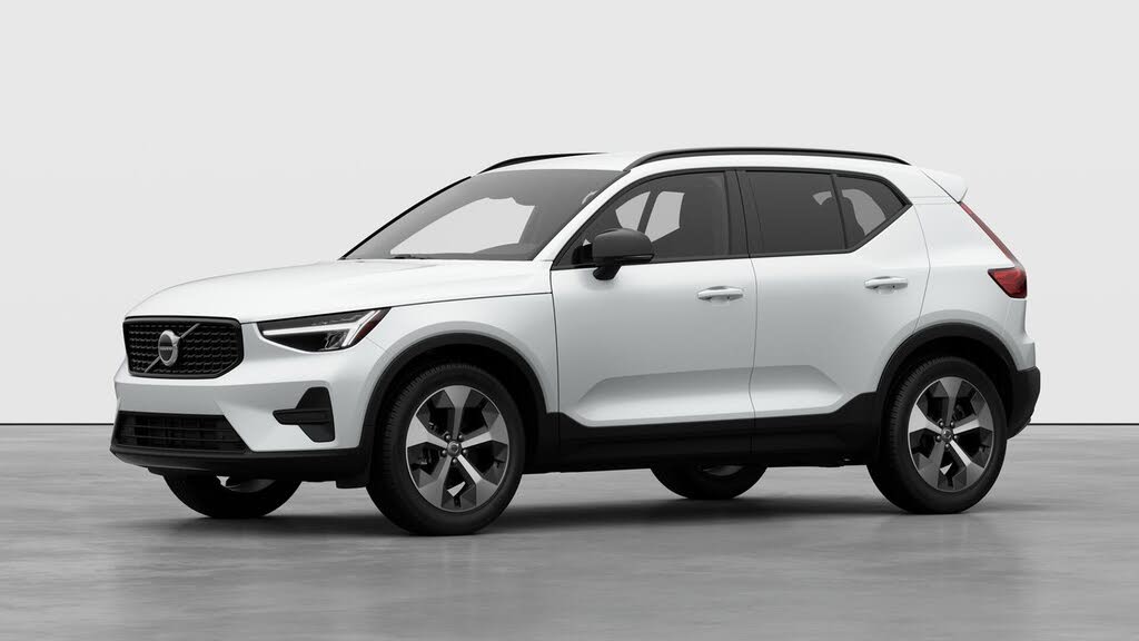 2026 Volvo XC40 B5 Core AWD