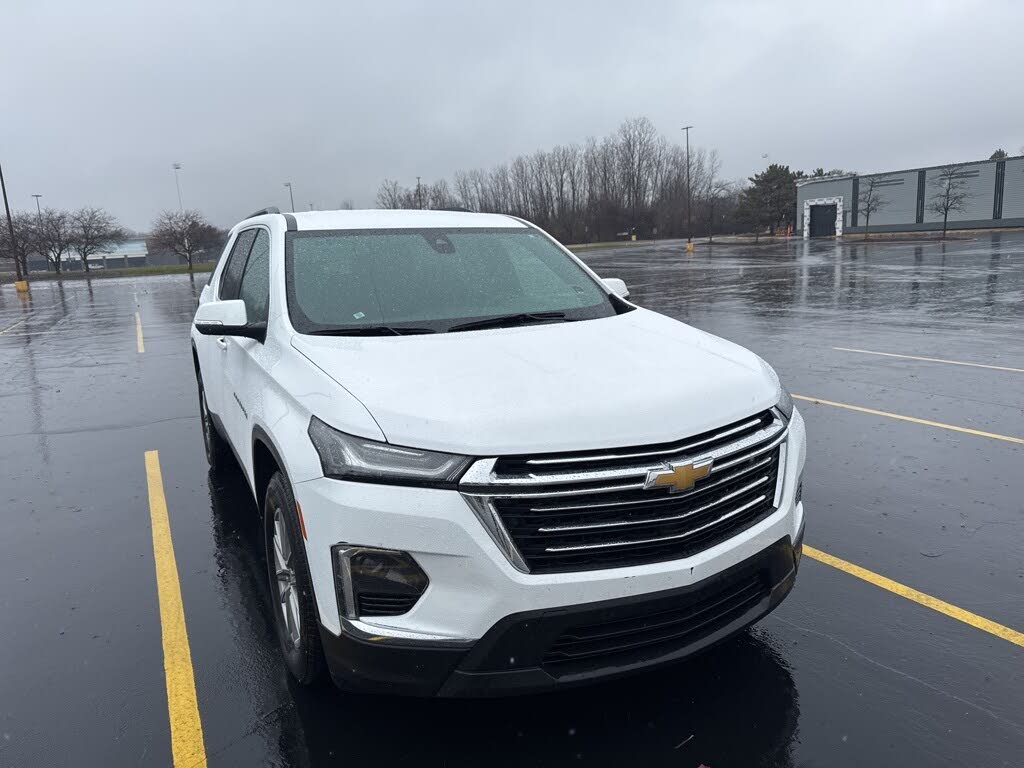 2023 Chevrolet Traverse LT Leather FWD