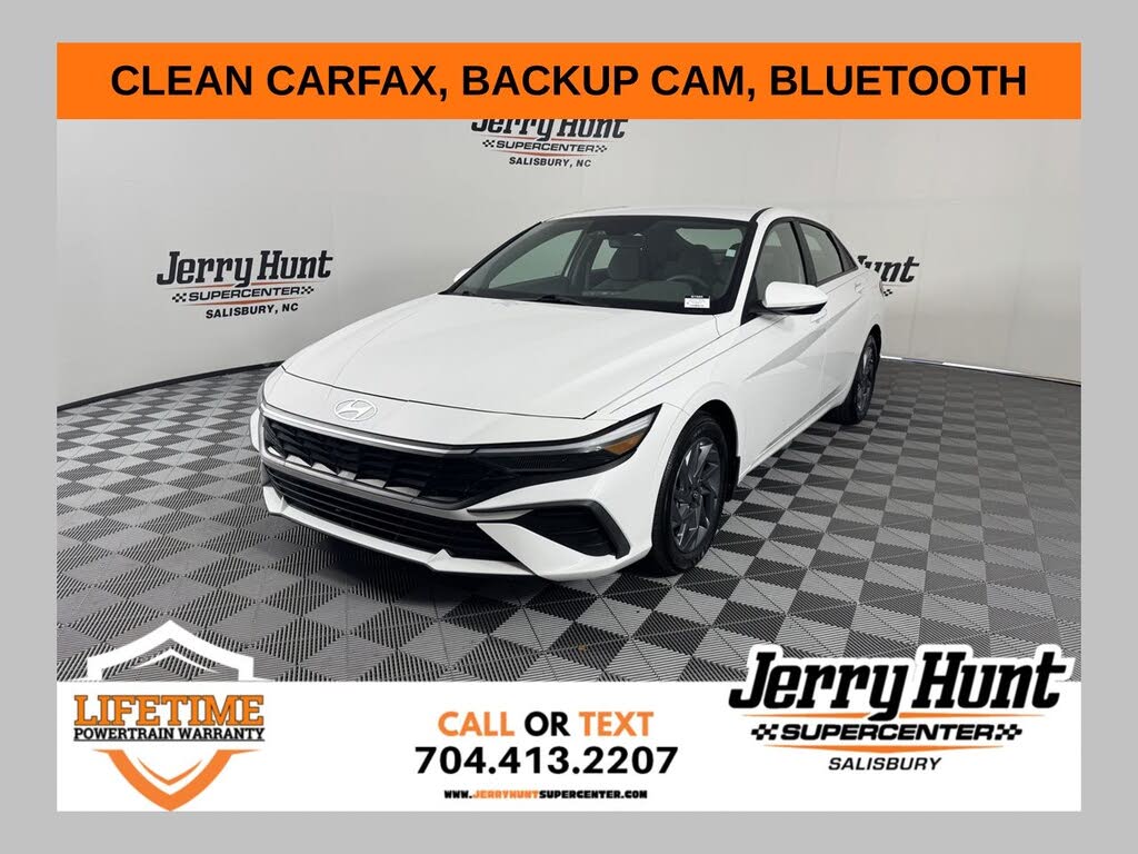 2024 Hyundai Elantra SEL FWD