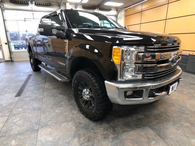 2017 Ford F-350 Super Duty Lariat Crew Cab 4WD