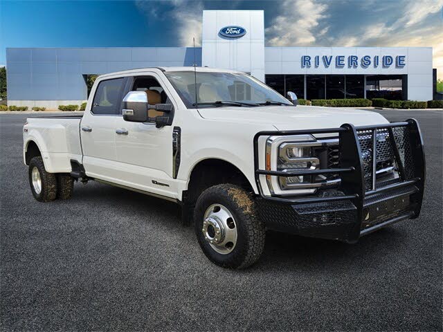2023 Ford F-350 Super Duty Lariat Crew Cab LB DRW 4WD