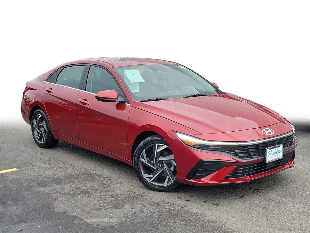 2024 Hyundai Elantra SEL FWD