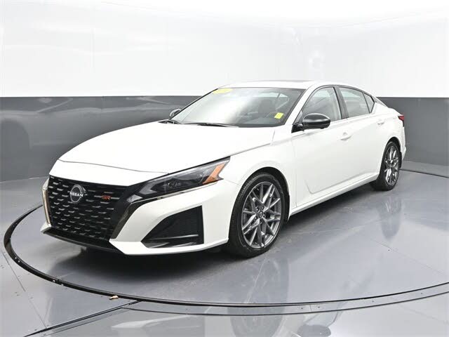 2024 Nissan Altima 2.0 SR FWD