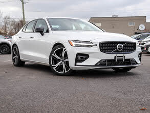 Volvo S60 B5 Ultimate Dark Theme AWD