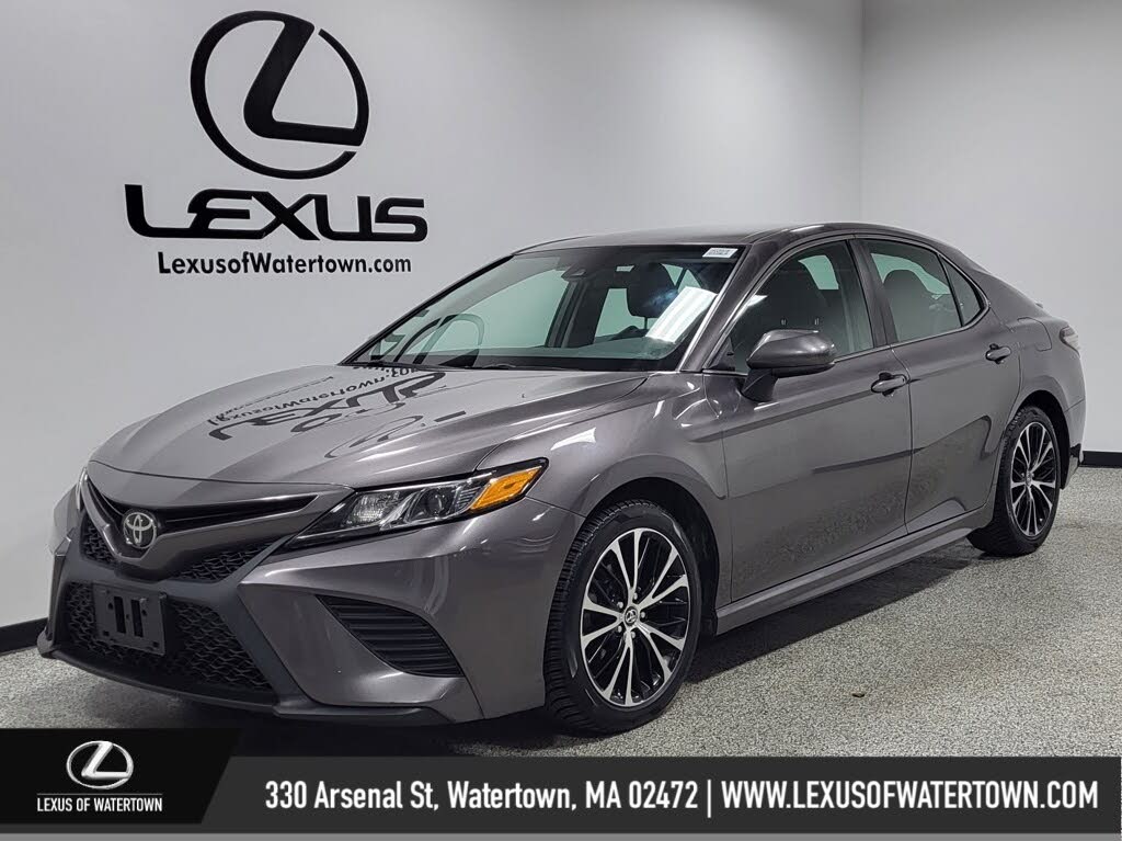 2019 Toyota Camry SE FWD