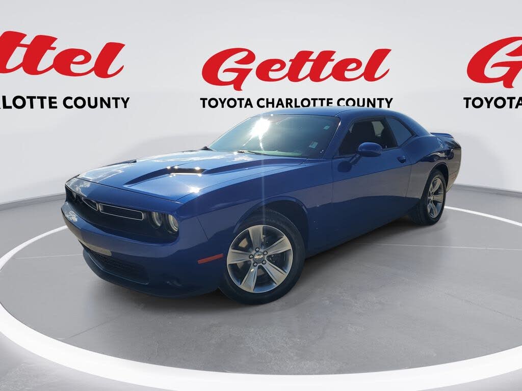2021 Dodge Challenger SXT RWD