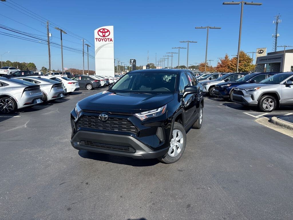 2025 Toyota RAV4 LE FWD