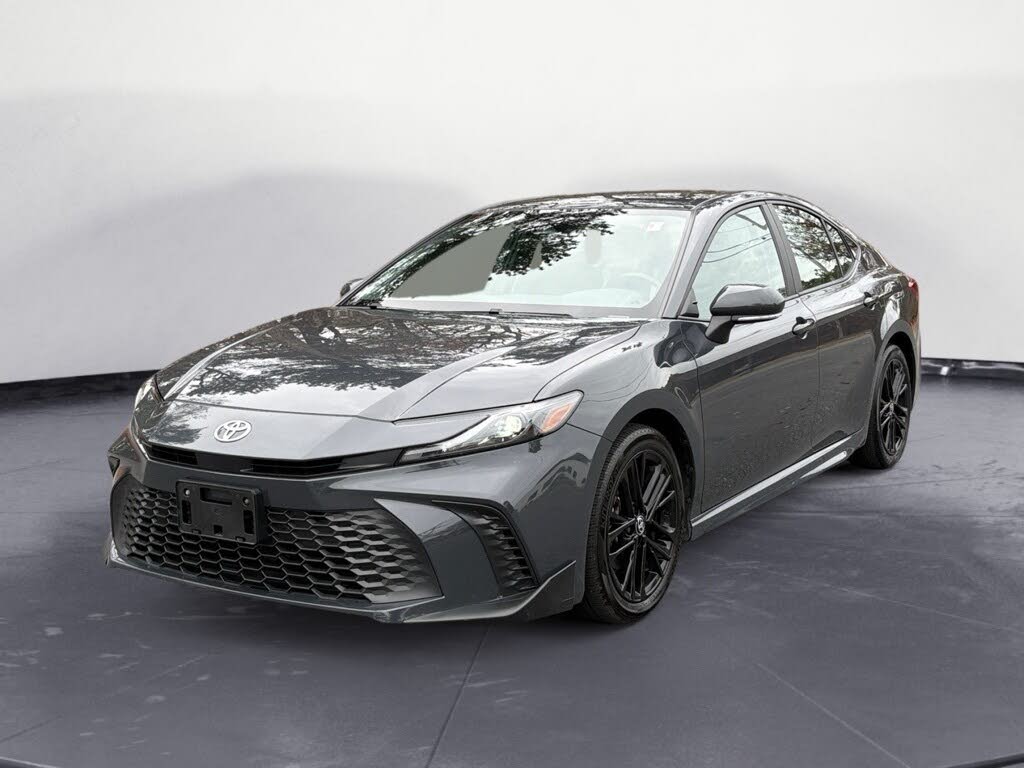2025 Toyota Camry SE FWD