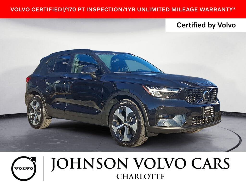 2025 Volvo XC40 B5 Plus Dark Theme AWD
