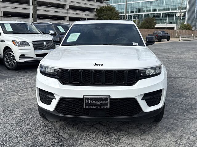 2023 Jeep Grand Cherokee Altitude 4WD