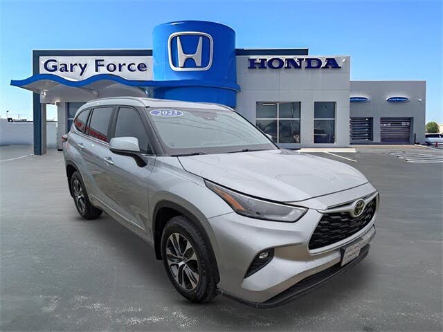 2023 Toyota Highlander XLE FWD