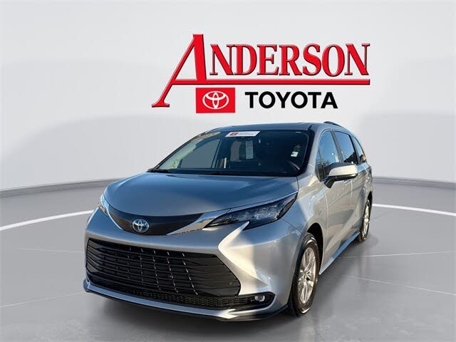 2025 Toyota Sienna XLE 7-Passenger FWD