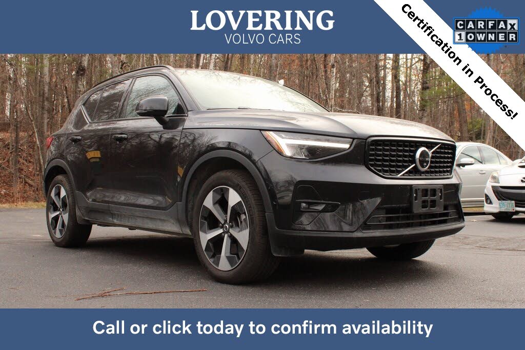 2025 Volvo XC40 B5 Plus Dark Theme AWD
