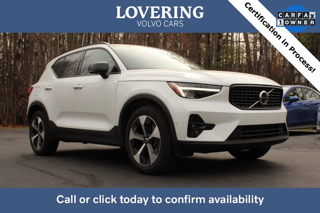 2025 Volvo XC40 B5 Plus Dark Theme AWD
