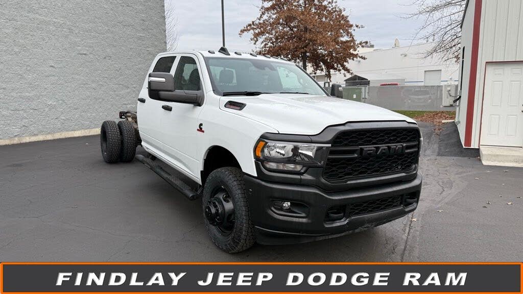 2024 RAM 3500 Chassis Tradesman Crew Cab LB DRW 4WD