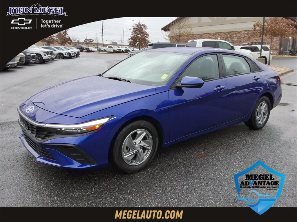 2025 Hyundai Elantra SE FWD