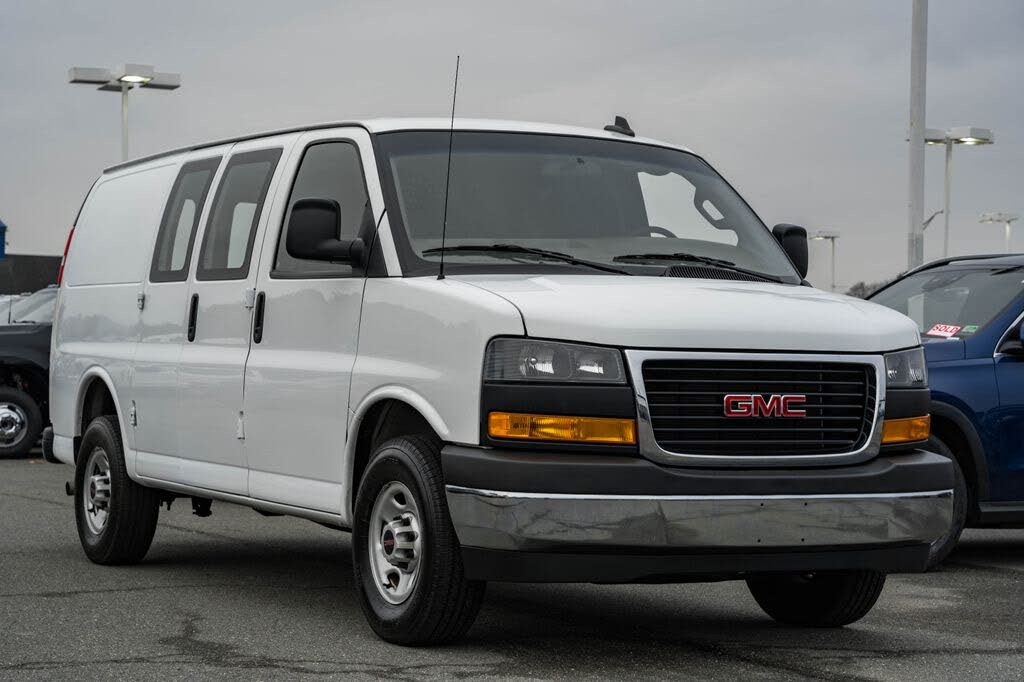 2024 GMC Savana Cargo 2500 RWD