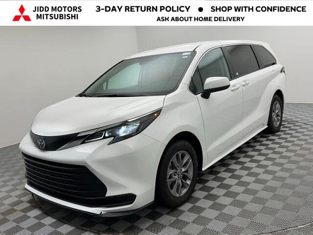 2024 Toyota Sienna LE 8-Passenger FWD