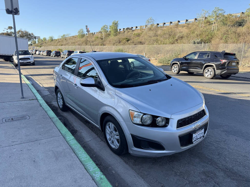 2016 Chevrolet Sonic LT Sedan FWD
