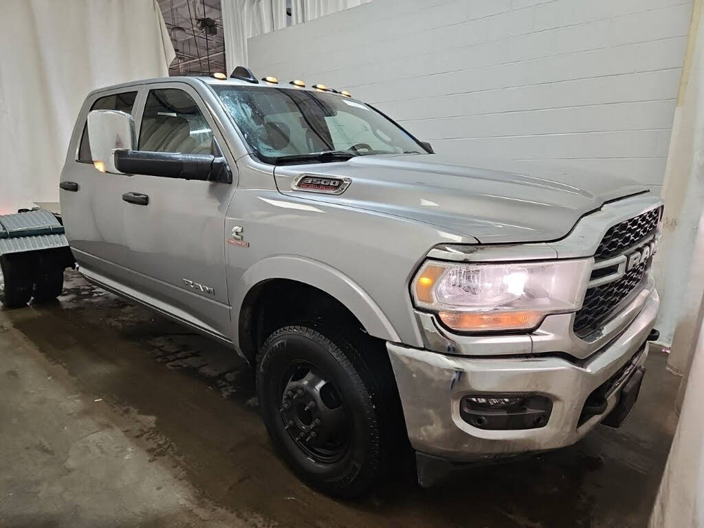 2022 RAM 3500 Chassis Tradesman Crew Cab DRW 4WD