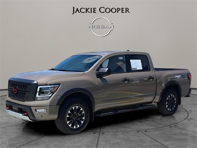 2024 Nissan Titan PRO-4X Crew Cab 4WD