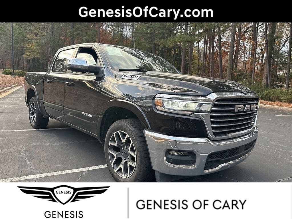 2025 RAM 1500 Laramie Crew Cab 4WD