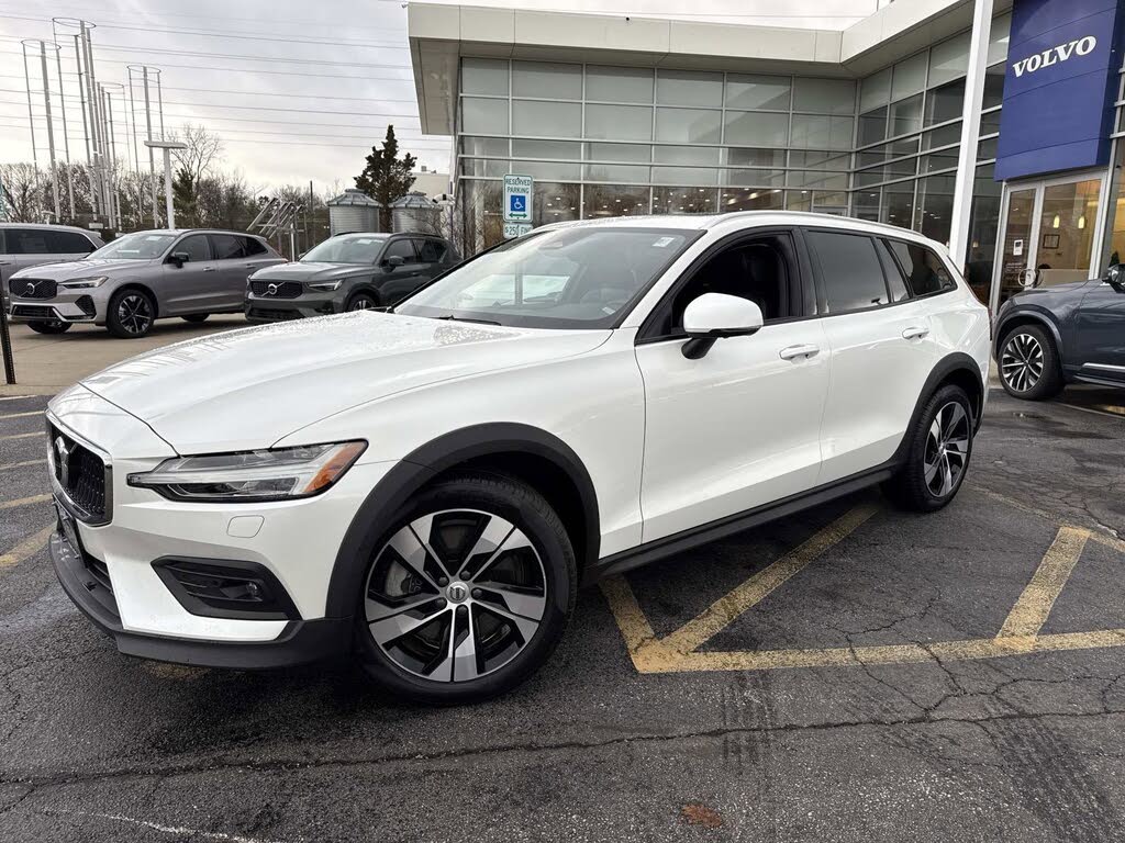 2024 Volvo V60 Cross Country B5 Plus AWD