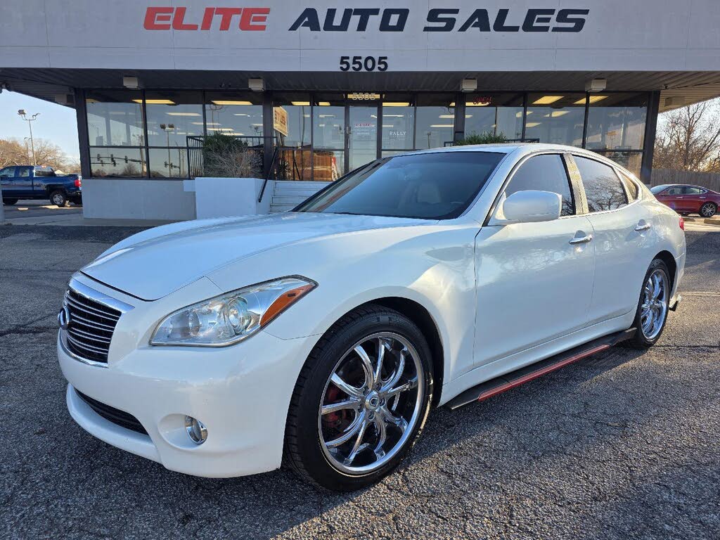 2011 INFINITI M56