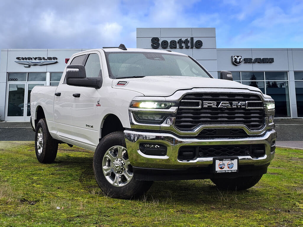 2025 RAM 3500 Big Horn Crew Cab 4WD