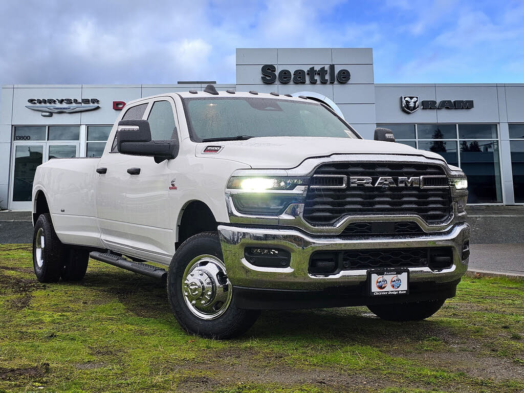 2026 RAM 3500 Tradesman Crew Cab LB DRW 4WD