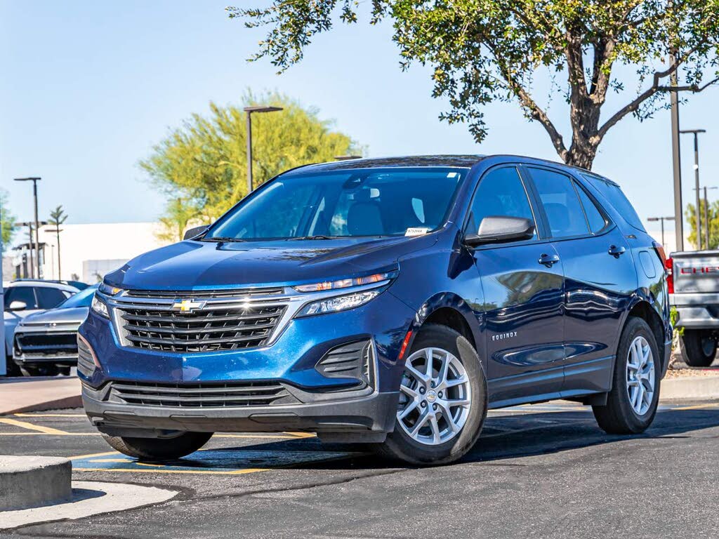 2022 Chevrolet Equinox LS FWD with 1LS