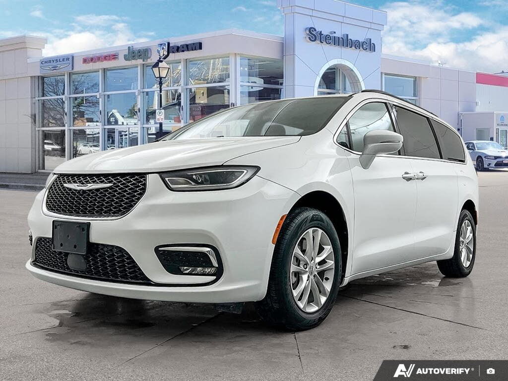2022 Chrysler Pacifica Touring AWD