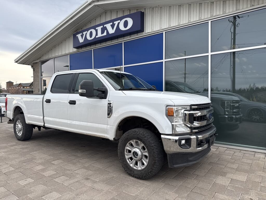 2022 Ford F-350 Super Duty XLT Crew Cab 4WD