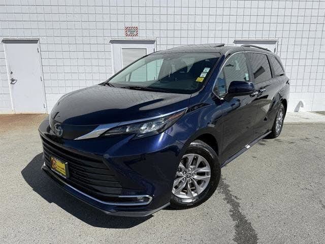 2024 Toyota Sienna XLE 7-Passenger FWD