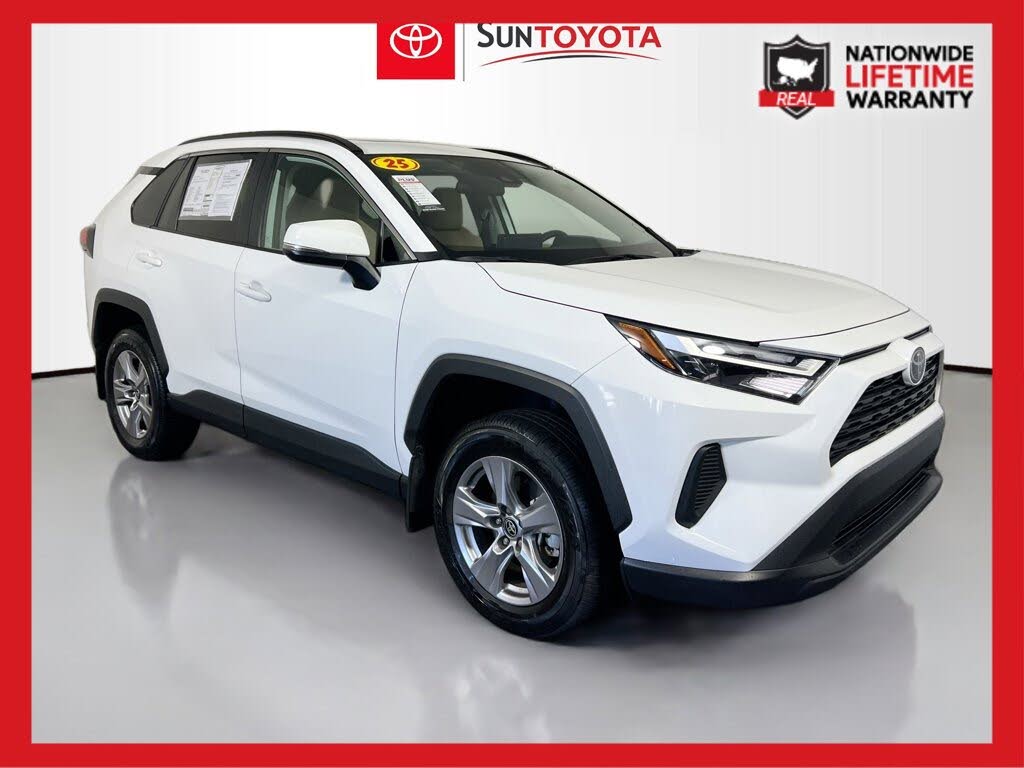 2025 Toyota RAV4 XLE FWD
