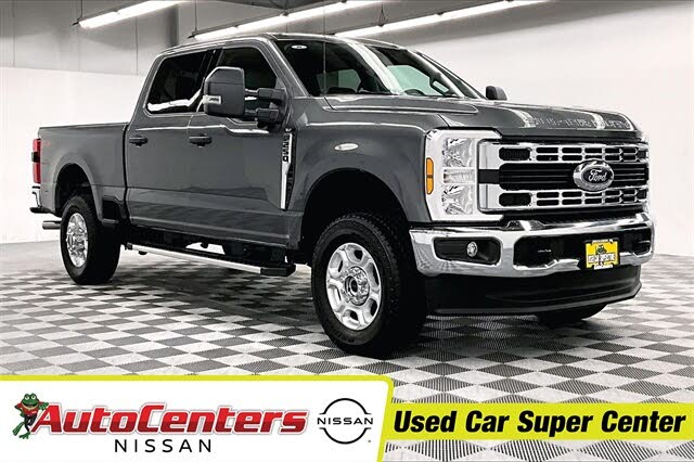 2025 Ford F-250 Super Duty XLT Crew Cab 4WD