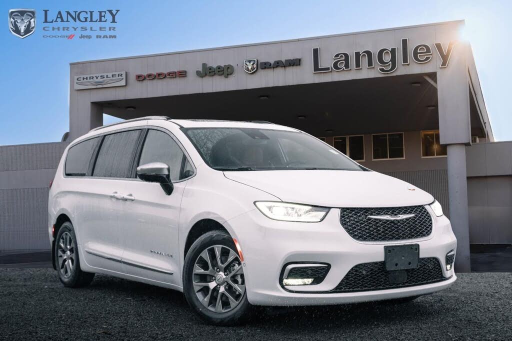 2026 Chrysler Pacifica Hybrid Pinnacle FWD