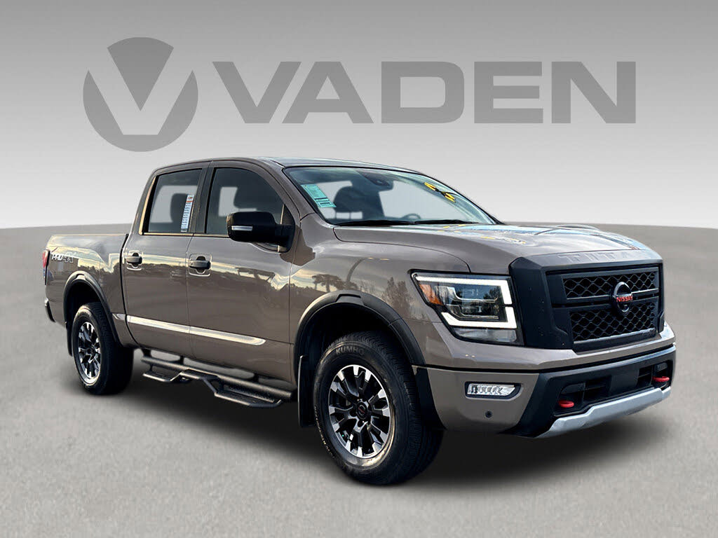 2022 Nissan Titan PRO-4X Crew Cab 4WD
