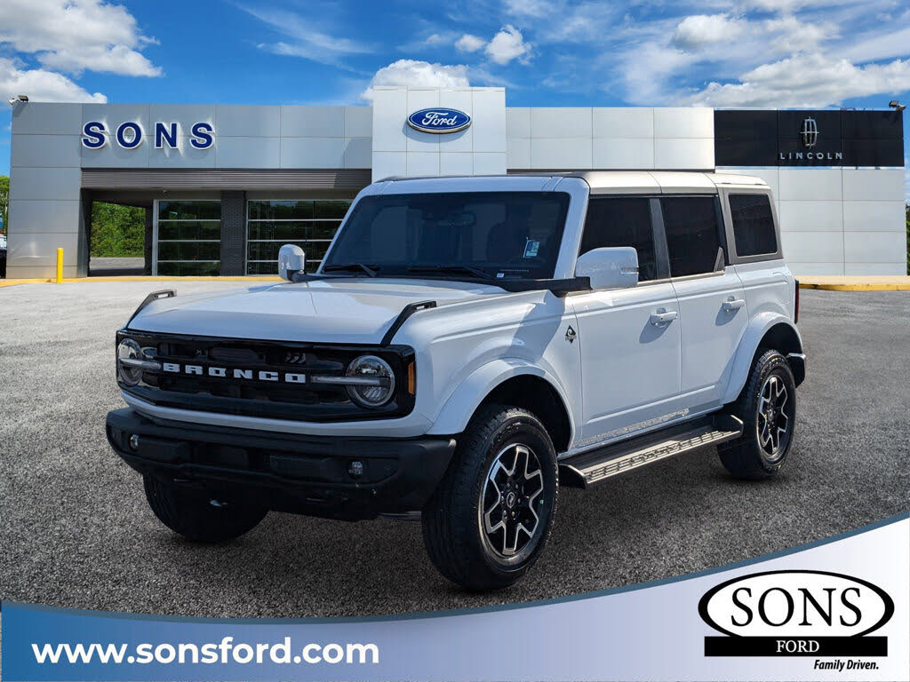 2025 Ford Bronco Outer Banks 4-Door 4WD