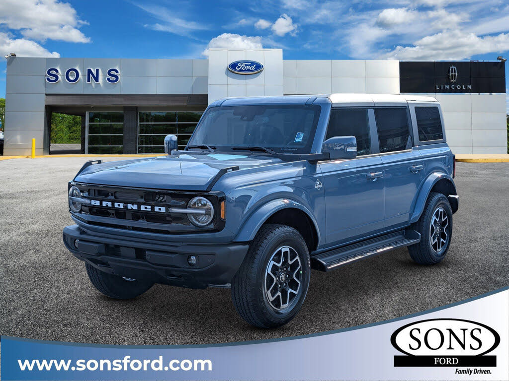 2025 Ford Bronco Outer Banks 4-Door 4WD