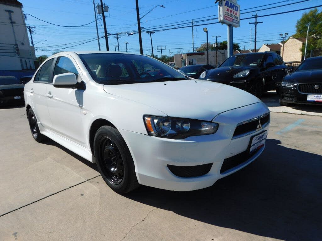 2013 Mitsubishi Lancer ES FWD