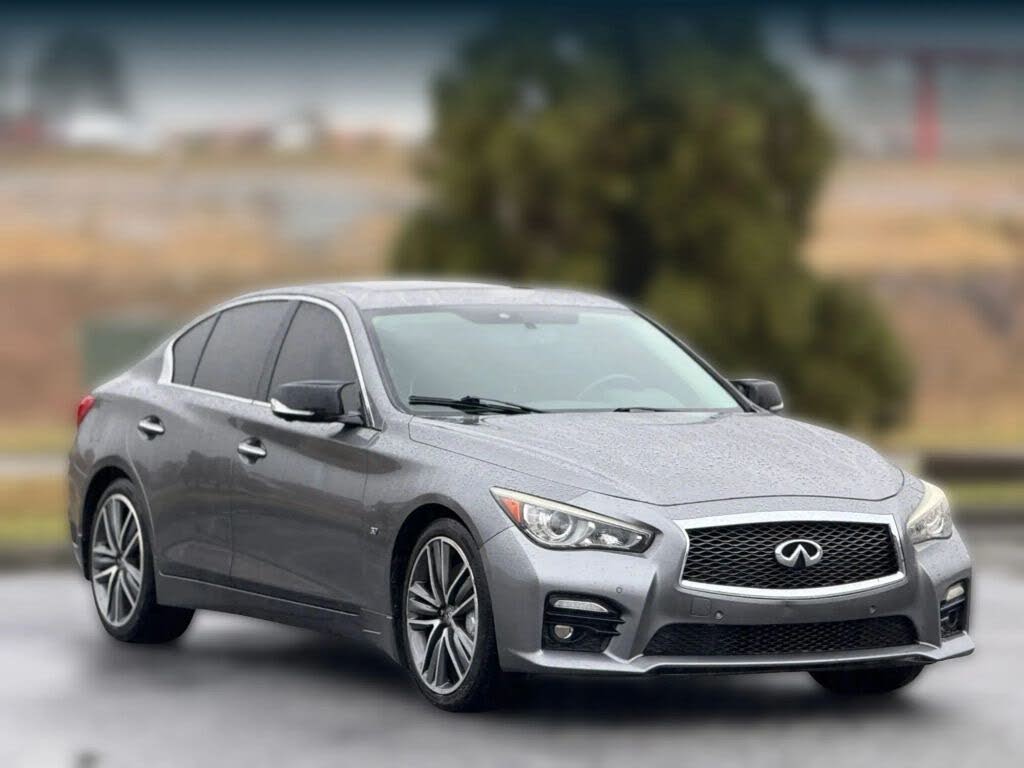2015 INFINITI Q50 3.7 RWD