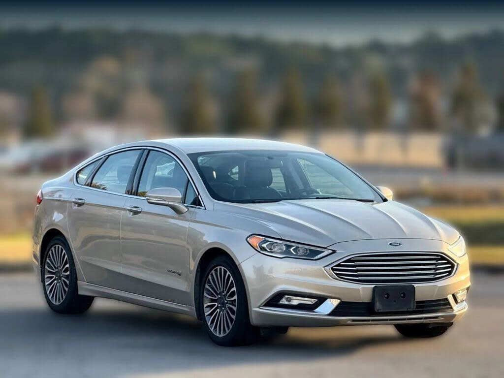 2017 Ford Fusion Hybrid Titanium FWD