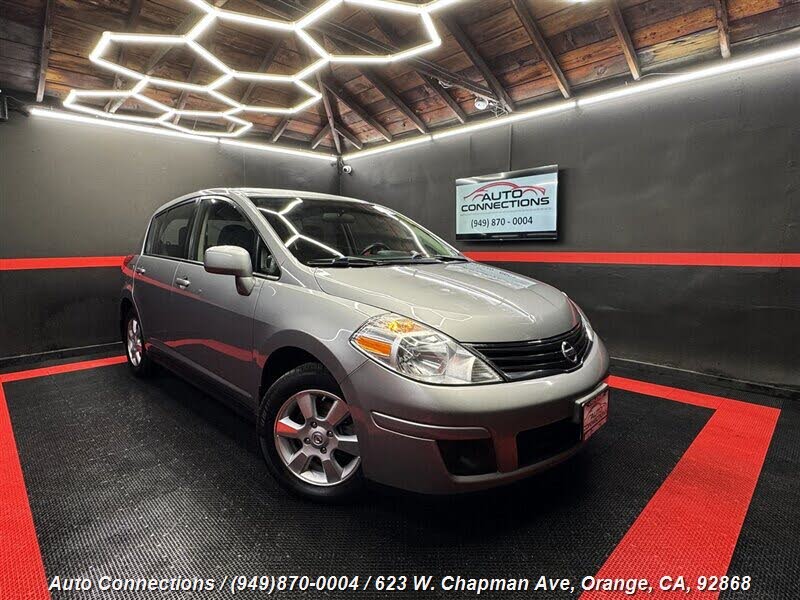 2012 Nissan Versa 1.8 S Hatchback