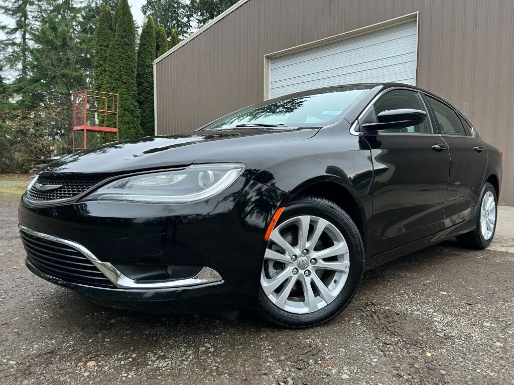 2016 Chrysler 200 Limited Sedan FWD