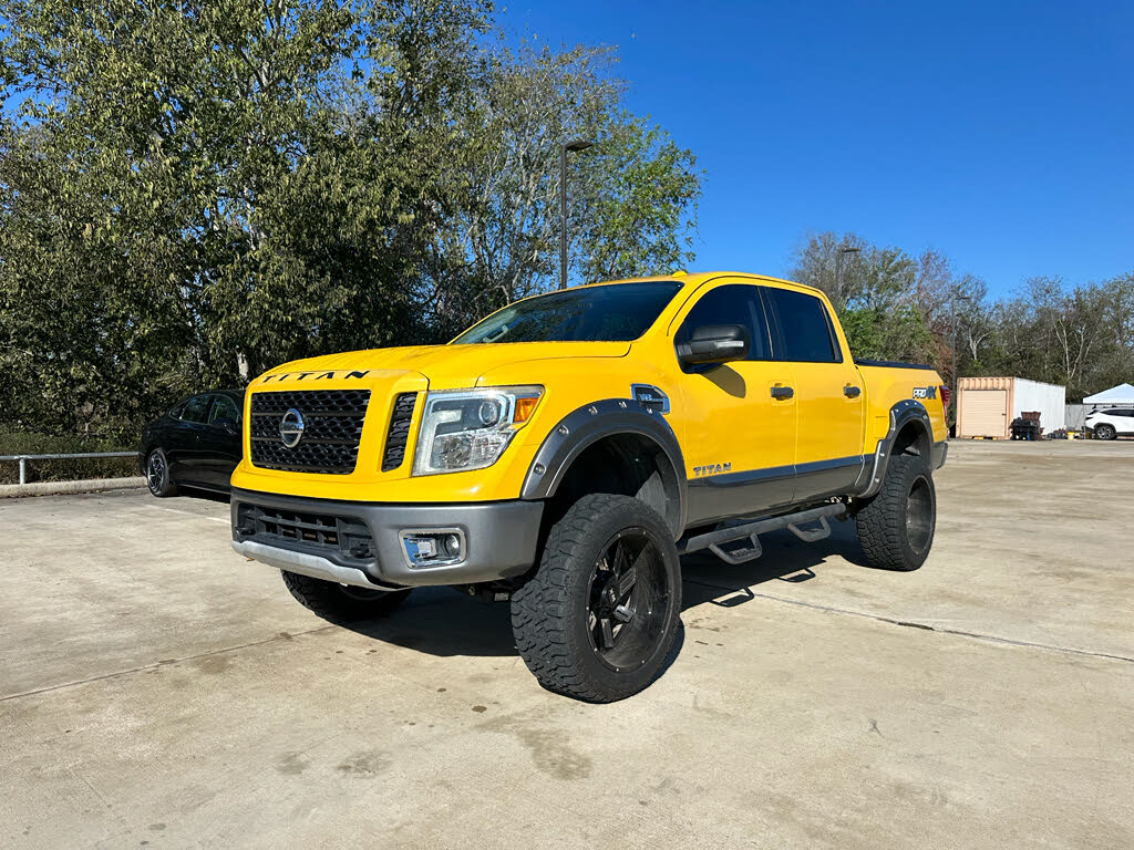 2017 Nissan Titan PRO-4X Crew Cab 4WD