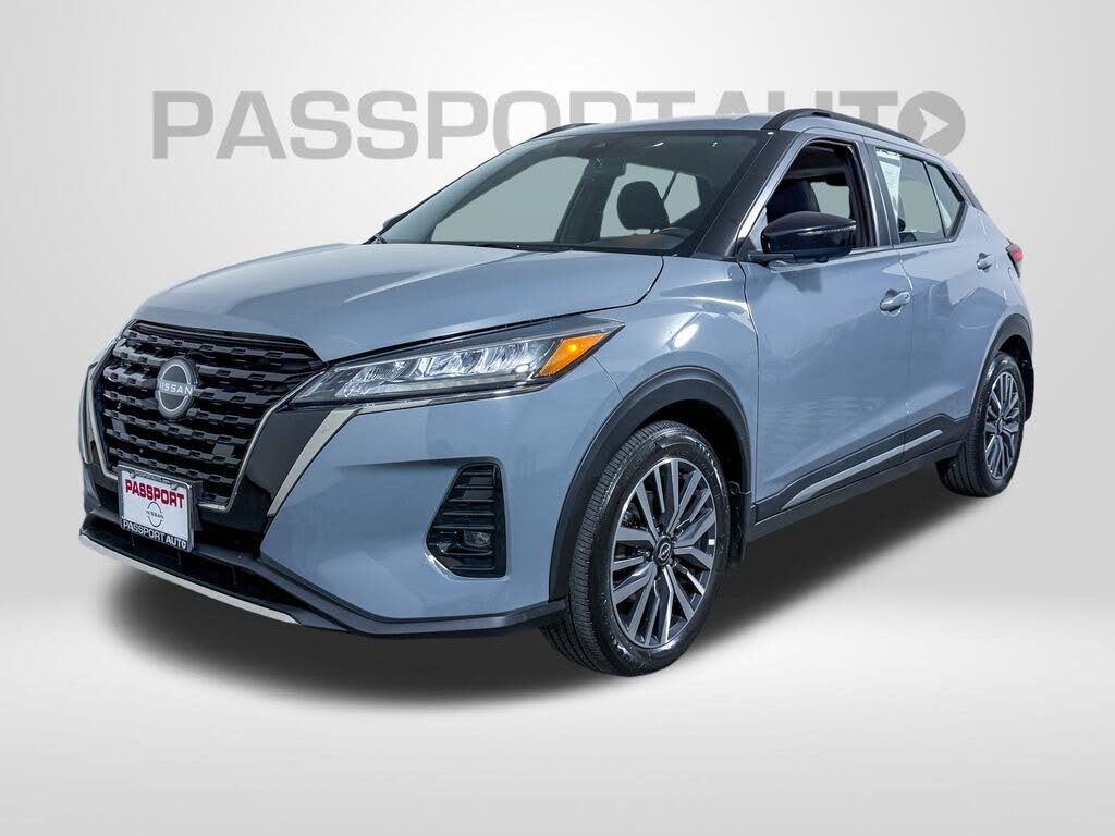 2023 Nissan Kicks SR FWD