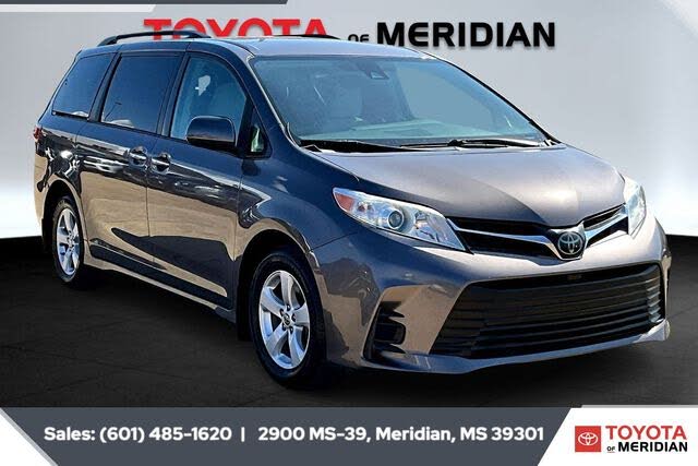 2020 Toyota Sienna LE 7-Passenger FWD with Auto-Access Seat