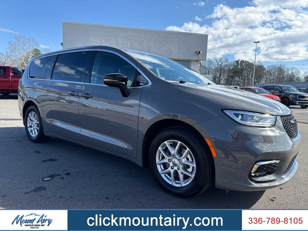 2025 Chrysler Pacifica Select FWD